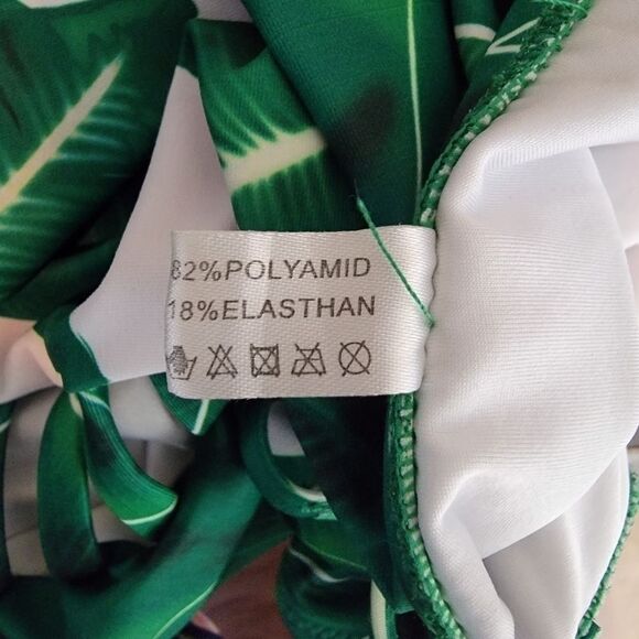 Palm leaf ladder cutout side swimsuit large - Picture 8 of 10